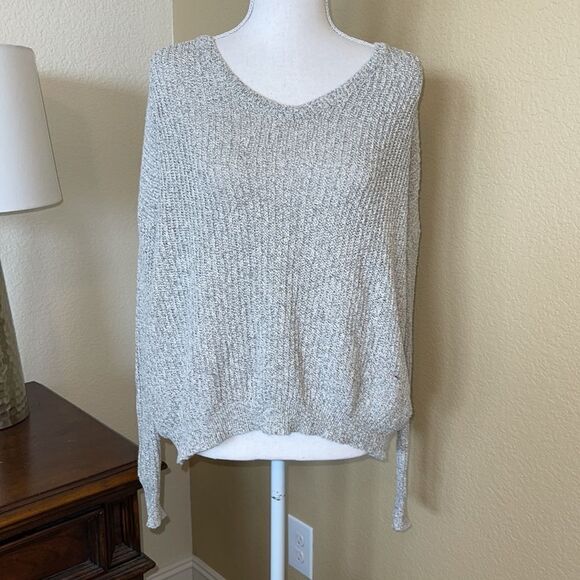 BRANDY MELVILLE V-neck Light Gray Lance Slub Sweater Pullover One Size - Picture 2 of 4